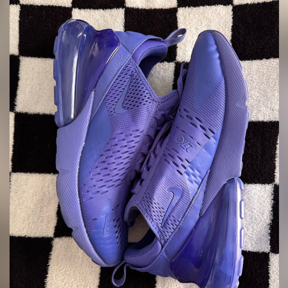 Women’s Nike 270s *NO BOX*
